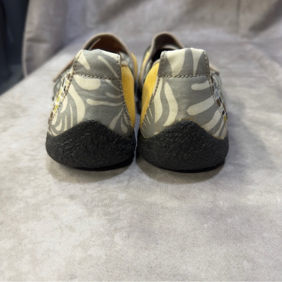 Keen Women's Size 9 Harvest Mimosa Grey White Brown Yellow Mary Jane Shoes - Picture 3 of 6